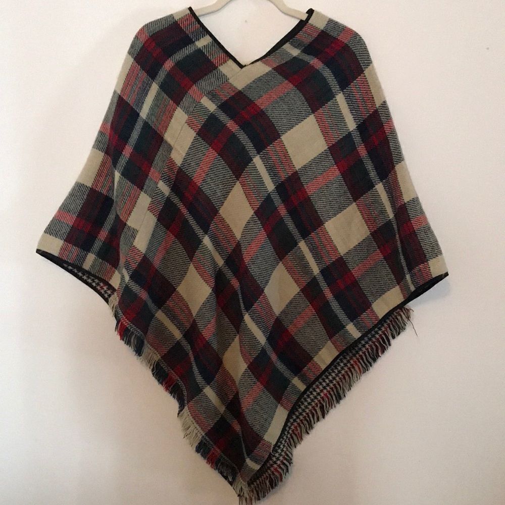 Women’s Plaid Poncho 